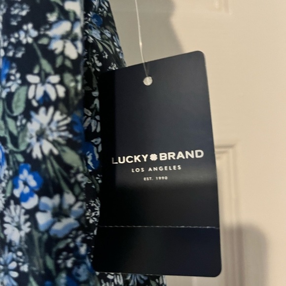Lucky Brand Floral Flutter Short Sleeve Cotton Blend Blouse - M - Picture 7 of 8